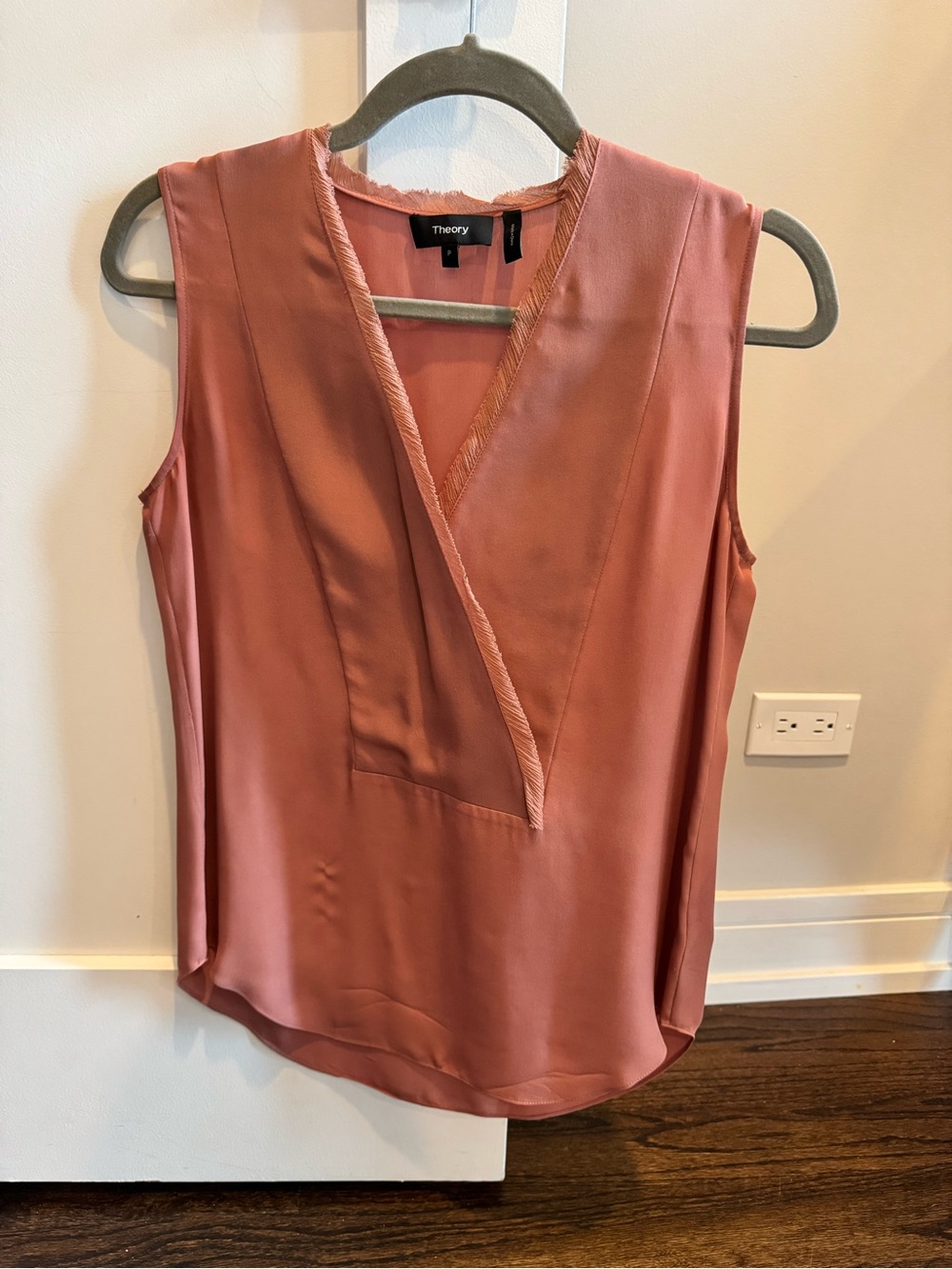 Theory Dusty Rose Sleeveless V-Neck Silk Shell